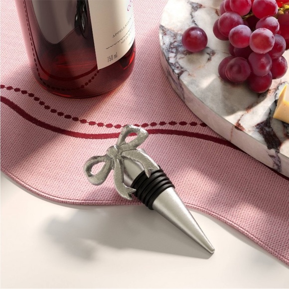 Silver Bow Wine Stopper Valentine - Picture 2 of 3